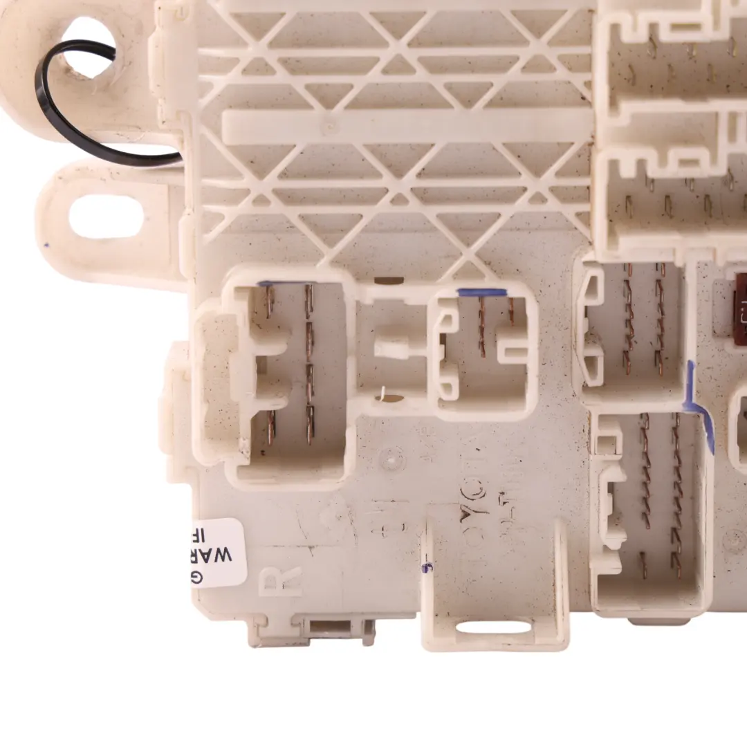 Toyota Hilux Mk7 Fuse Relay Box Control Unit BCM - SKU RHD-827300K030 - Part number 827300K030