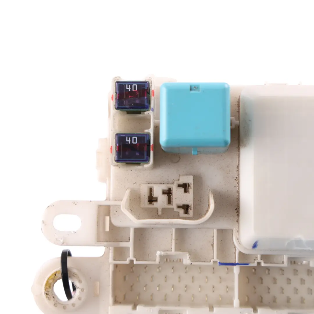 Toyota Hilux Mk7 Fuse Relay Box Control Unit BCM - SKU RHD-827300K030 - Part number 827300K030