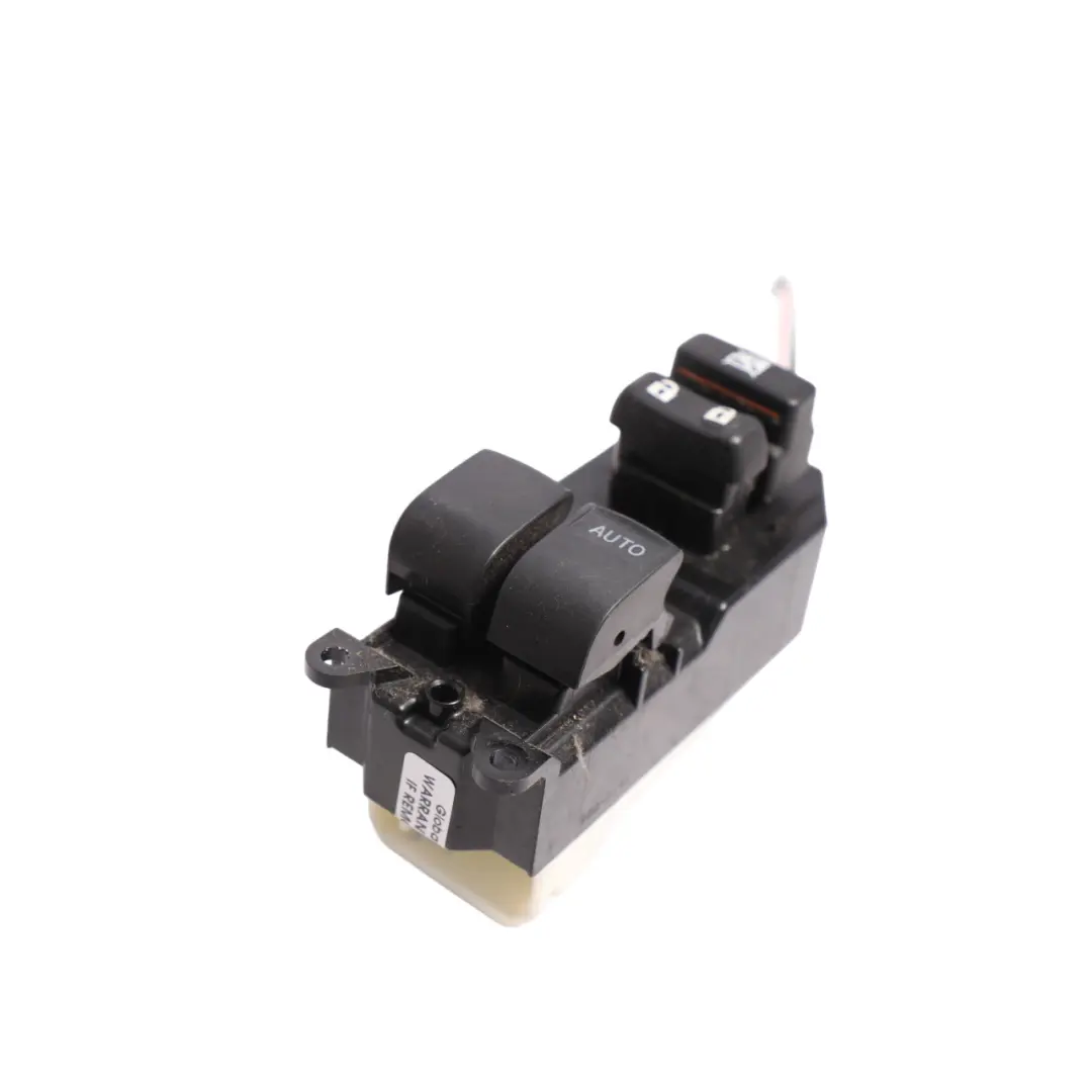 Toyota Yaris Mk2 Electric Door Window Lifter Switch Front Right O/S 84820-0D190 - SKU RHD-848200D190 - Part number 848200D190