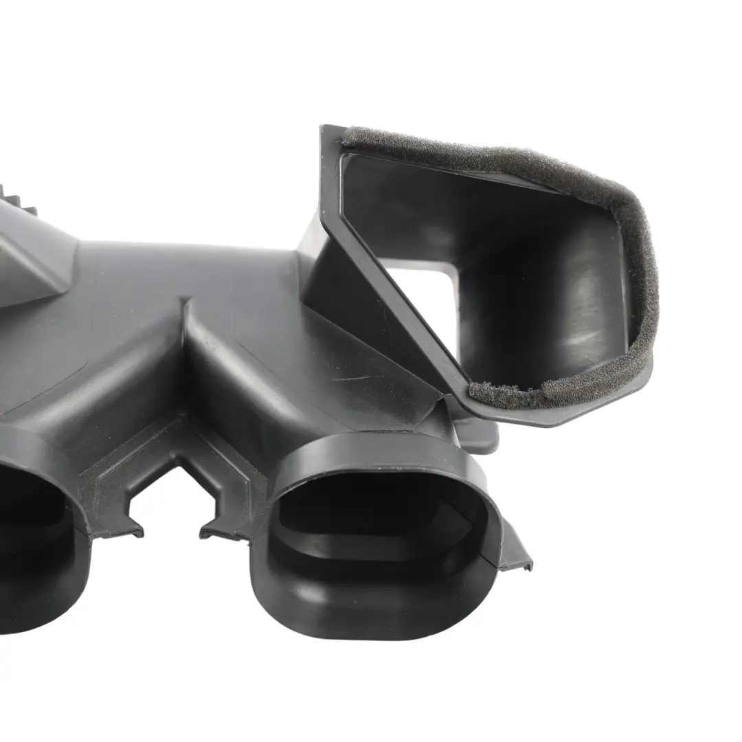 Centre Air Vent Ducting Pipe Tube Duct to Audi A3 S3 RS3 8P A3 Black E with Part number 8P2819409 Audi A3 S3 RS3 8P A3 Black E Centre Air Vent Ducting Pipe Tube Duct - SKU RHD-8P2819409 - Part number 8P2819409