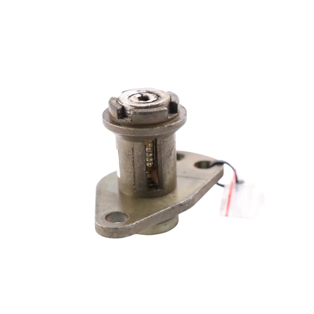 Boot Lid Lock Barrel Cylinder to Jaguar Xk8 X100 Rear Tailgate with Part number HNA7211AA Jaguar Xk8 X100 Rear Tailgate Boot Lid Lock Barrel Cylinder - SKU RHD-HNA7211AA - Part number HNA7211AA