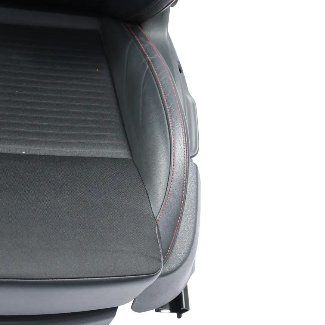 Mk3 Set Sedili Sportivi Anteriori Panca Posteriore Pelle Kit per Skoda Octavia con numero di parte SKODA-OCTAVIA-MK3-VR-SEATS-SET-RED Skoda Octavia Mk3 Set Sedili Sportivi Anteriori Panca Posteriore Pelle Kit - SKU SKODA-OCTAVIA-MK3-VR-SEATS-SET-RED - Numero di parte SKODA-OCTAVIA-MK3-VR-SEATS-SET-RED