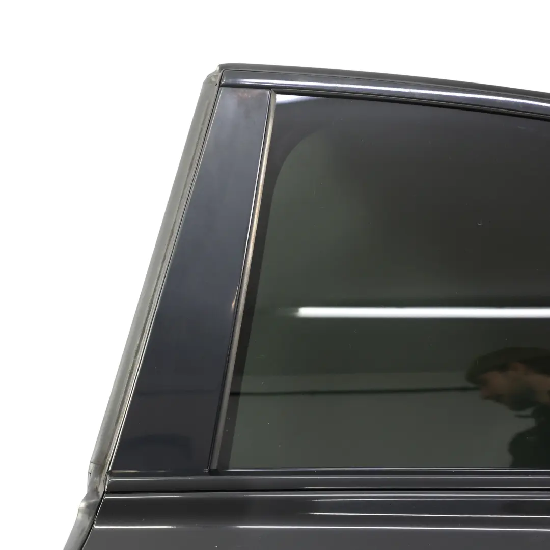 Puerta Trasera Izquierda Ebony Negro 1807 para Jaguar XF X260 Berlina con número de pieza T2H35823 Jaguar XF X260 Berlina Puerta Trasera Izquierda Ebony Negro 1807 - SKU T2H35823-EBB - Número de pieza T2H35823