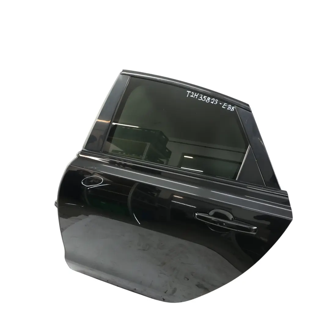 Drzwi Lewe Tylne Ebony Black Czarny - 1807 do Jaguar XF X260 Sedan o numerze T2H35823 Jaguar XF X260 Sedan Drzwi Lewe Tylne Ebony Black Czarny - 1807 - SKU T2H35823-EBB - Numer Części T2H35823