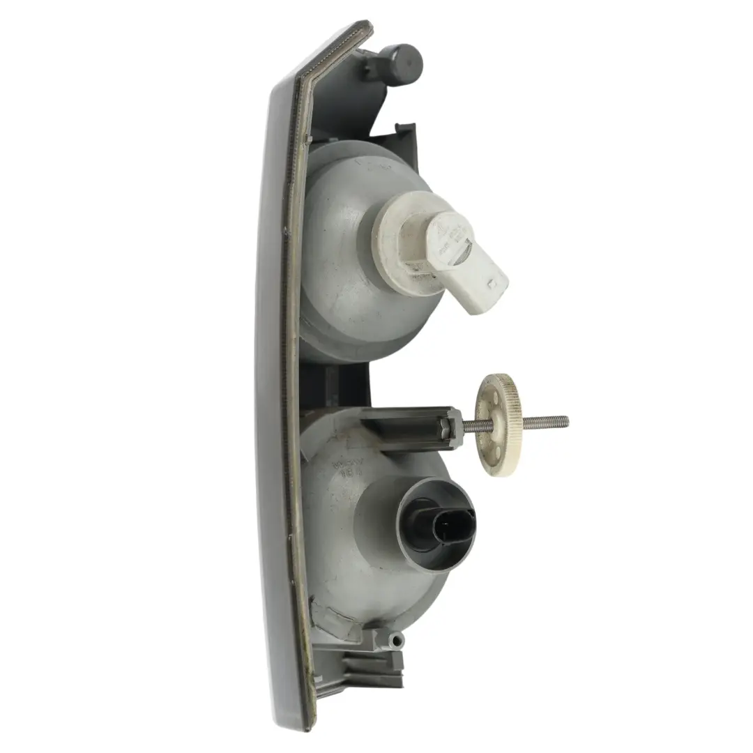 Lampa Kierunkowskazu Przednia Lewa do Land Rover Range Rover L322 o numerze XBD000021 Land Rover Range Rover L322 Lampa Kierunkowskazu Przednia Lewa - SKU XBD000021 - Numer Części XBD000021