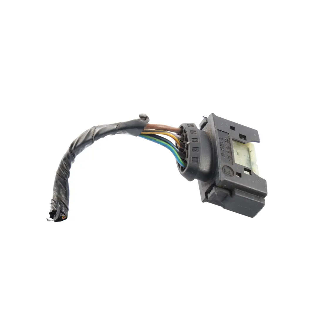Feu Arrière Droit Douille Prise Câblage pour Land Rover Range Rover à propos du numéro de pièce XFB000266 Land Rover Range Rover Feu Arrière Droit Douille Prise Câblage - SKU XFB000266-1 - Numéro de pièce XFB000266