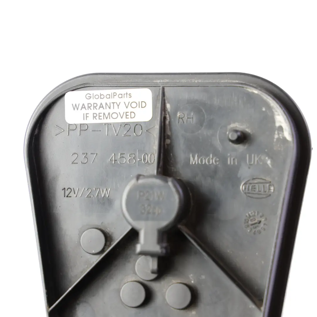 Coperchio Portalampada Fanale Post Destro per Land Rover Range Rover L322 con numero di parte XFM000031 Land Rover Range Rover L322 Coperchio Portalampada Fanale Post Destro - SKU XFM000031 - Numero di parte XFM000031