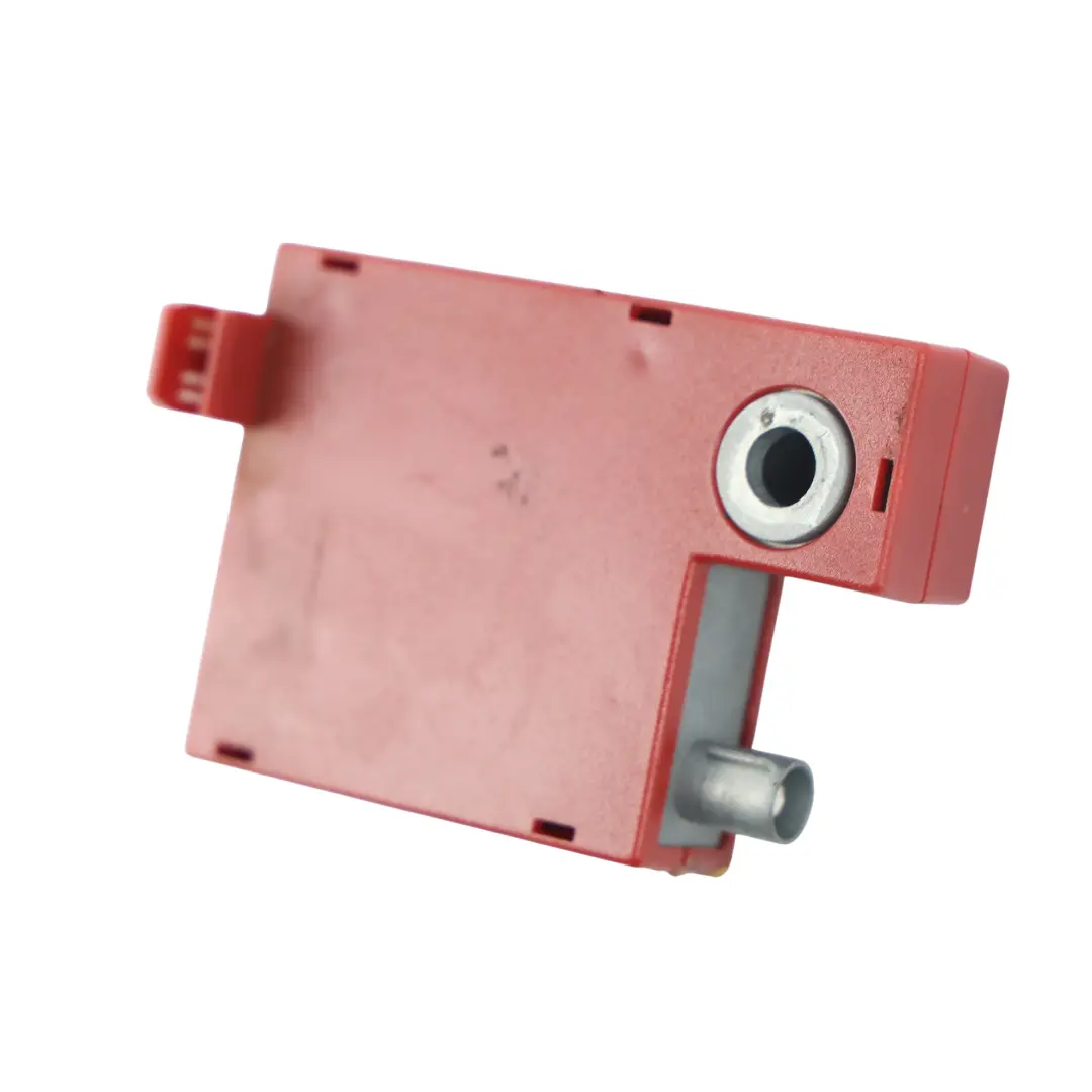 Land Rover Range Rover L322 Antenna Aerial Amplifier Module Unit - SKU XUI500250A - Part number XUI500250A