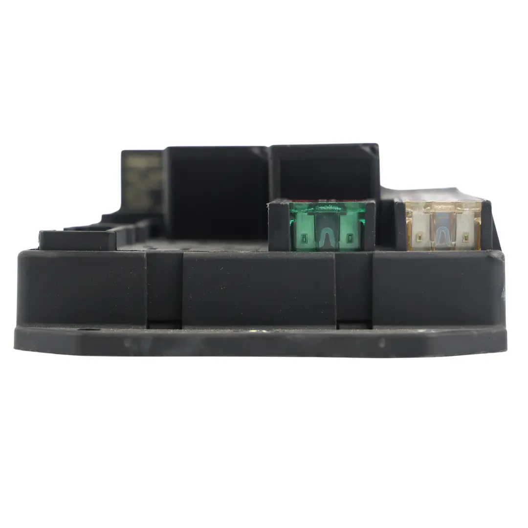 Bay Fuse Box 3.6 368DT Diesel to Land Rover Range Rover L322 Engine with Part number YQE500390 Land Rover Range Rover L322 Engine Bay Fuse Box 3.6 368DT Diesel - SKU YQE500390 - Part number YQE500390
