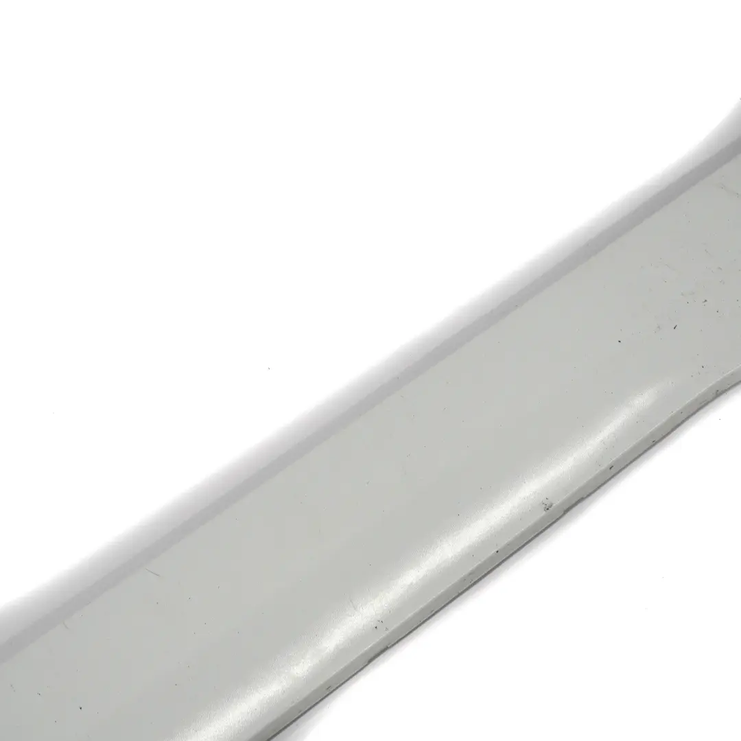 Modanatura esterna porta anteriore destra bianco ghiaccio per Ford Connect Transit con numero di parte 2031784 Ford Connect Transit Modanatura esterna porta anteriore destra bianco ghiaccio - SKU 2031784-FW - Numero di parte 2031784