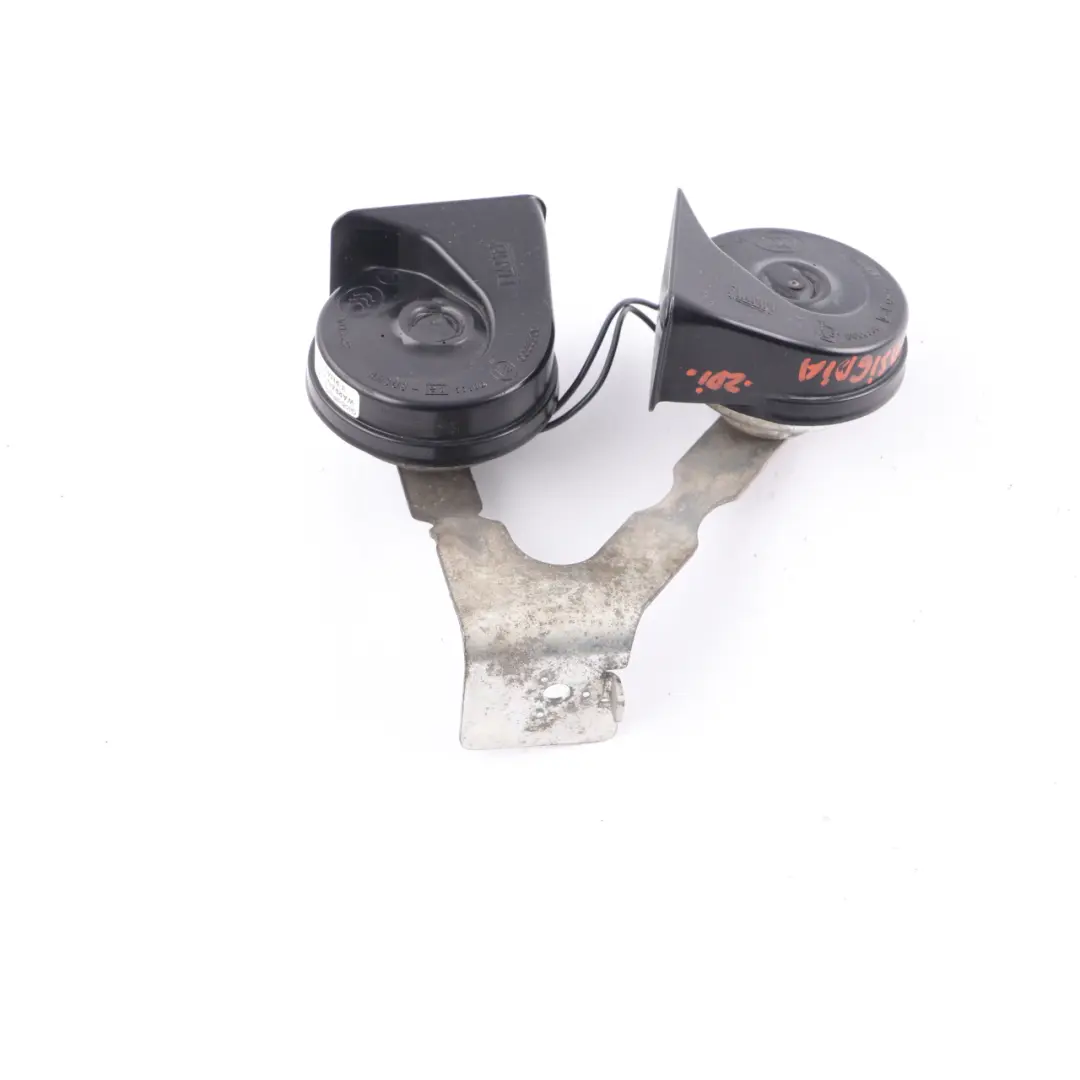 Horn Signal Fanfare Pitch Assembly to Vauxhall Insignia A Twin Double with Part number 20857424 Vauxhall Insignia A Twin Double Horn Signal Fanfare Pitch Assembly - SKU 20857424 - Part number 20857424