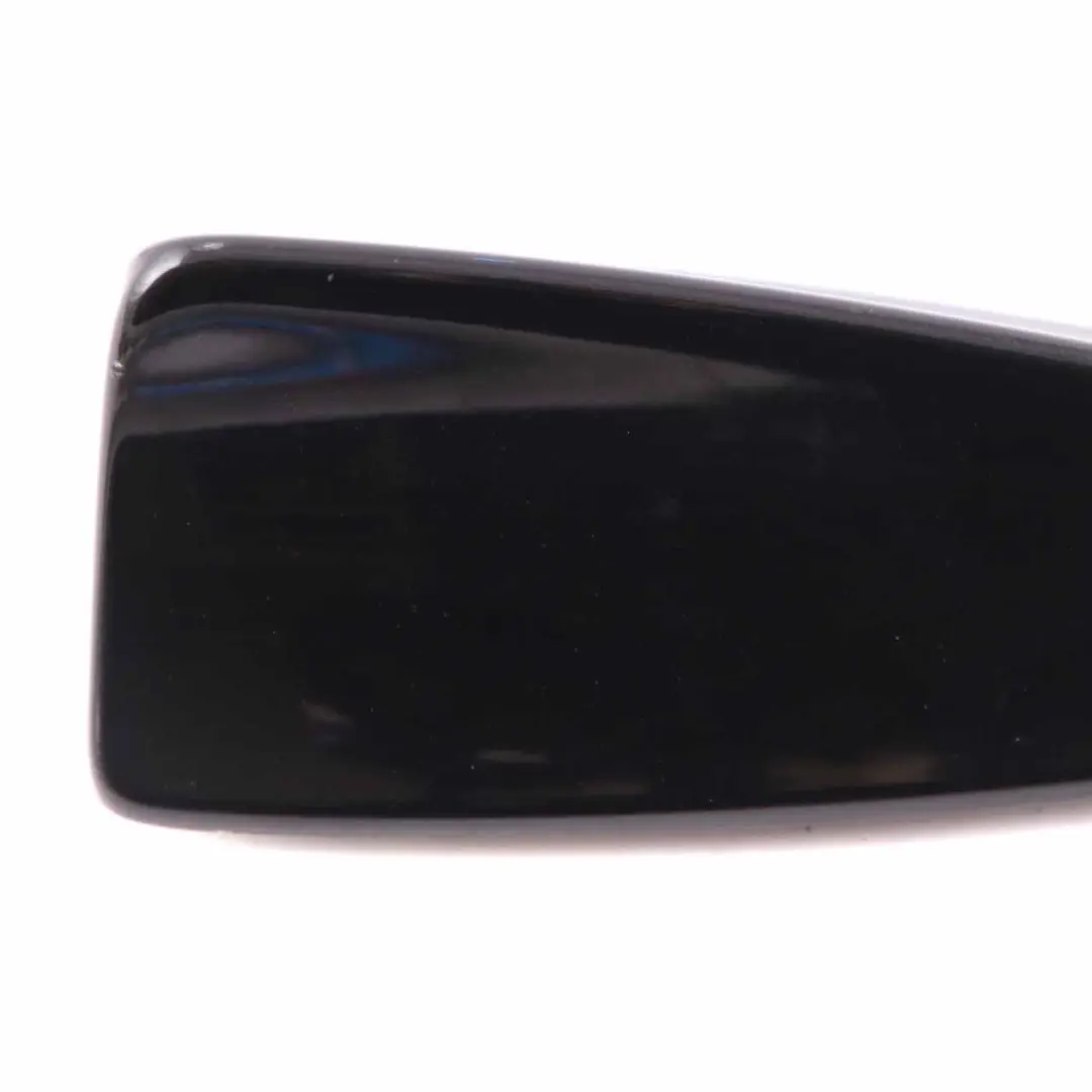 Antenna a pinna di squalo per tettuccio Nero Zaffiro - 475 per BMW X3 Serie E83 con numero di parte 2147431 BMW X3 Serie E83 Antenna a pinna di squalo per tettuccio Nero Zaffiro - 475 - SKU 2147431-BS - Numero di parte 2147431