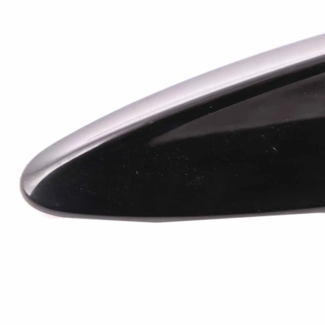Antenna a pinna di squalo per tettuccio Nero Zaffiro - 475 per BMW X3 Serie E83 con numero di parte 2147431 BMW X3 Serie E83 Antenna a pinna di squalo per tettuccio Nero Zaffiro - 475 - SKU 2147431-BS - Numero di parte 2147431