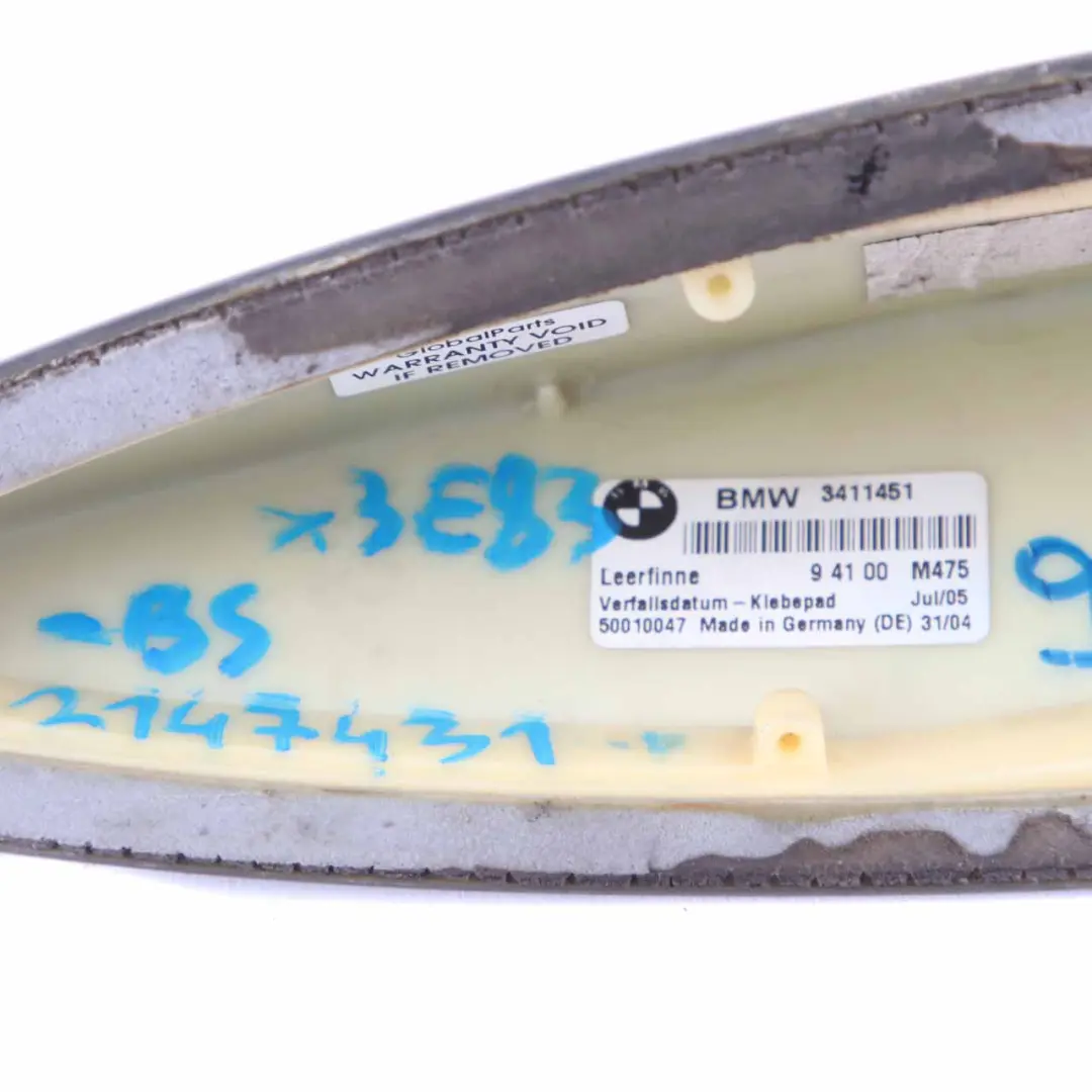 Antenna a pinna di squalo per tettuccio Nero Zaffiro - 475 per BMW X3 Serie E83 con numero di parte 2147431 BMW X3 Serie E83 Antenna a pinna di squalo per tettuccio Nero Zaffiro - 475 - SKU 2147431-BS - Numero di parte 2147431