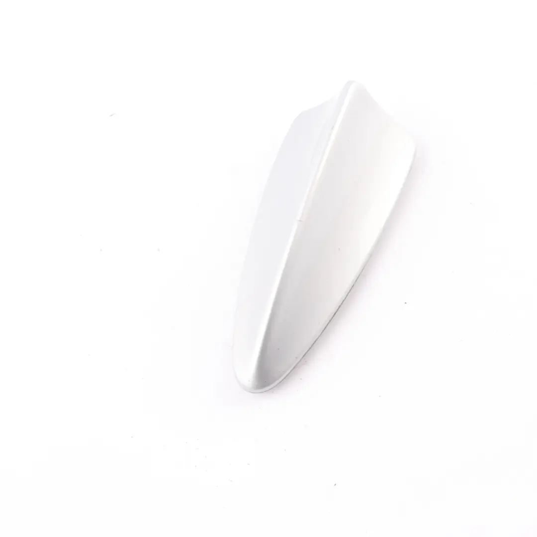 Copertura antenna tetto antenna pinna squalo Titansilber Argento 354 per BMW X3 E83 con numero di parte 2147431 BMW X3 E83 Copertura antenna tetto antenna pinna squalo Titansilber Argento 354 - SKU 2147431-TS - Numero di parte 2147431