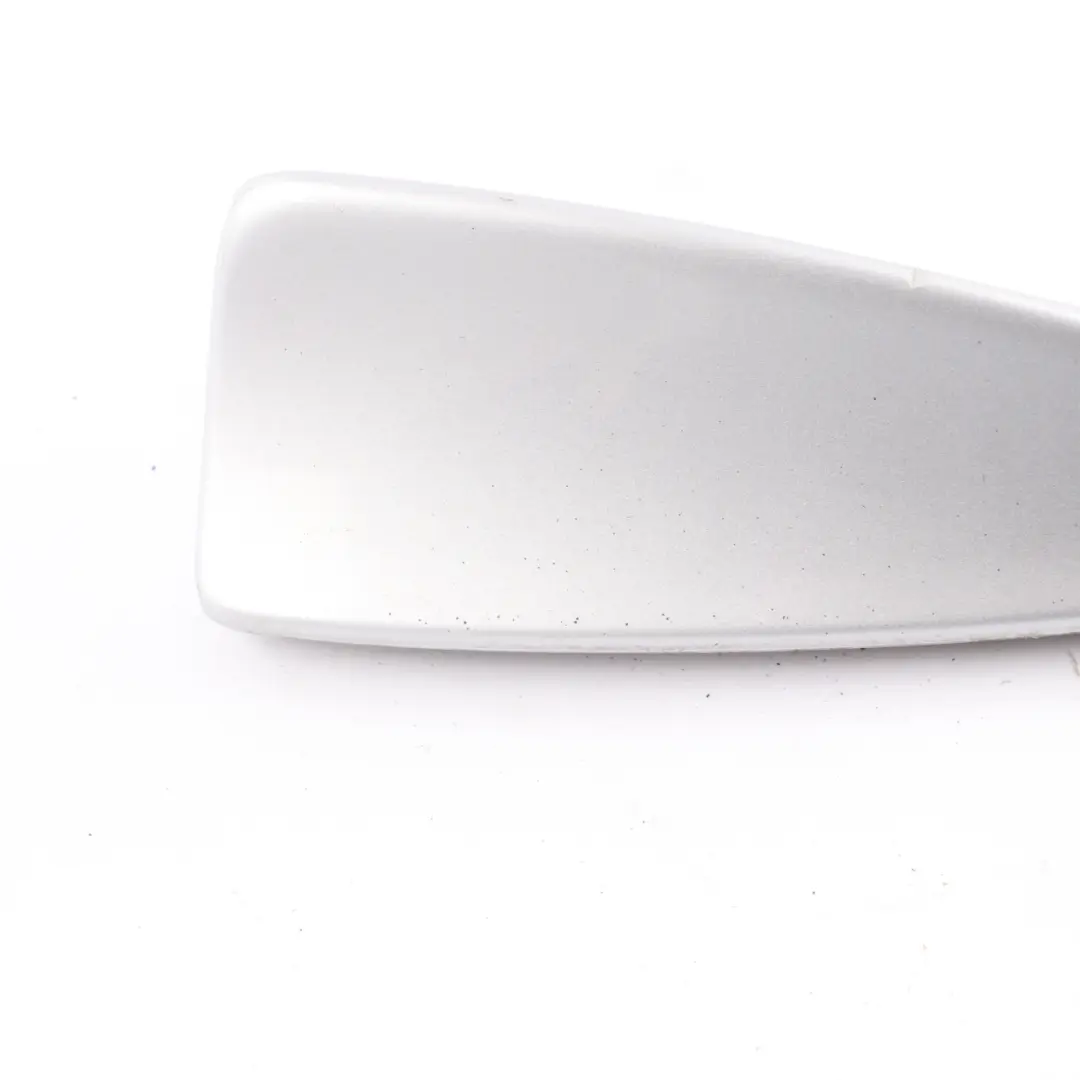 Copertura antenna tetto antenna pinna squalo Titansilber Argento 354 per BMW X3 E83 con numero di parte 2147431 BMW X3 E83 Copertura antenna tetto antenna pinna squalo Titansilber Argento 354 - SKU 2147431-TS - Numero di parte 2147431