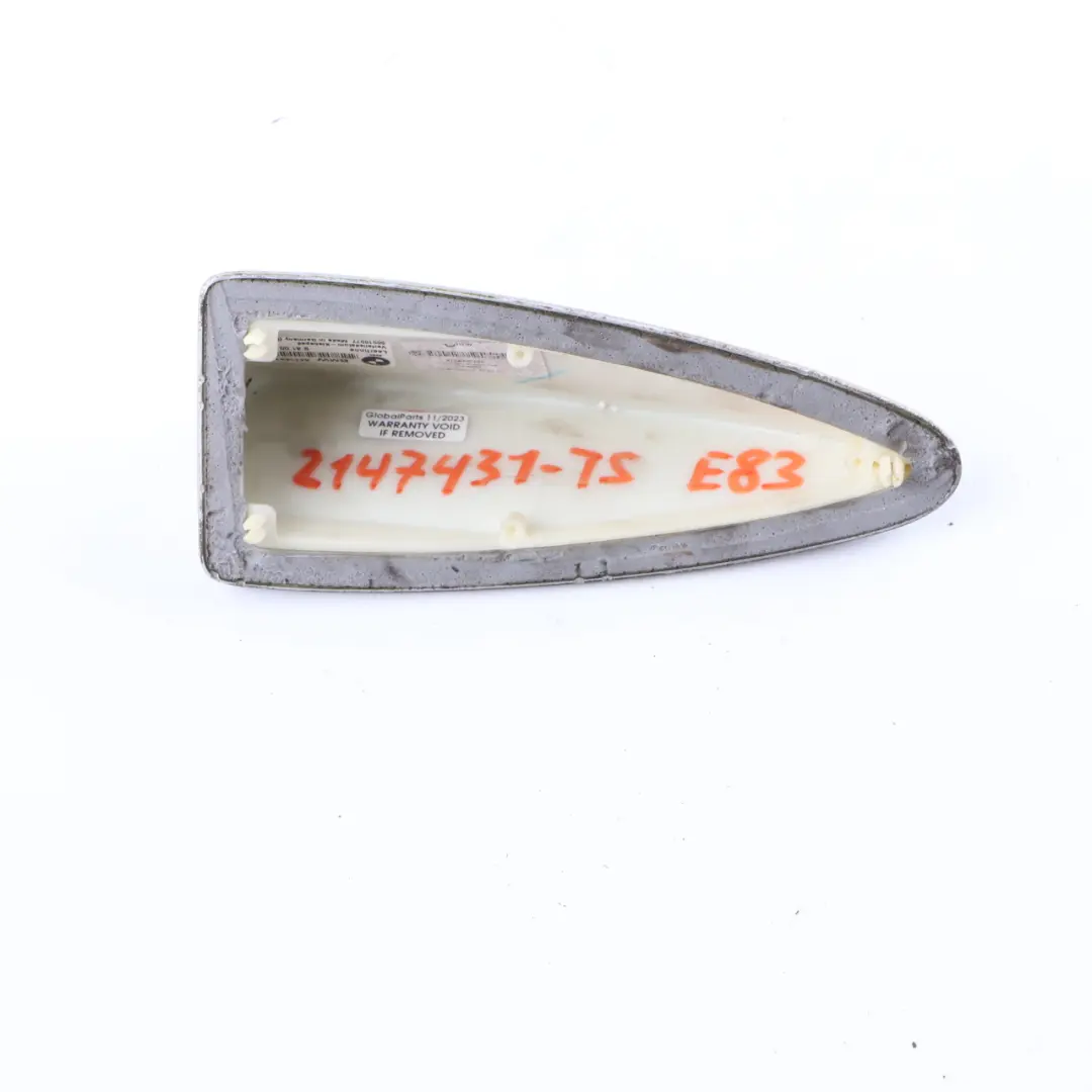 Dachantennenabdeckung Gehäuse Haifischflossenantenne Titansilber 354 für BMW X3 E83 mit Teilenummer 2147431 BMW X3 E83 Dachantennenabdeckung Gehäuse Haifischflossenantenne Titansilber 354 - SKU 2147431-TS - Teilenummer 2147431