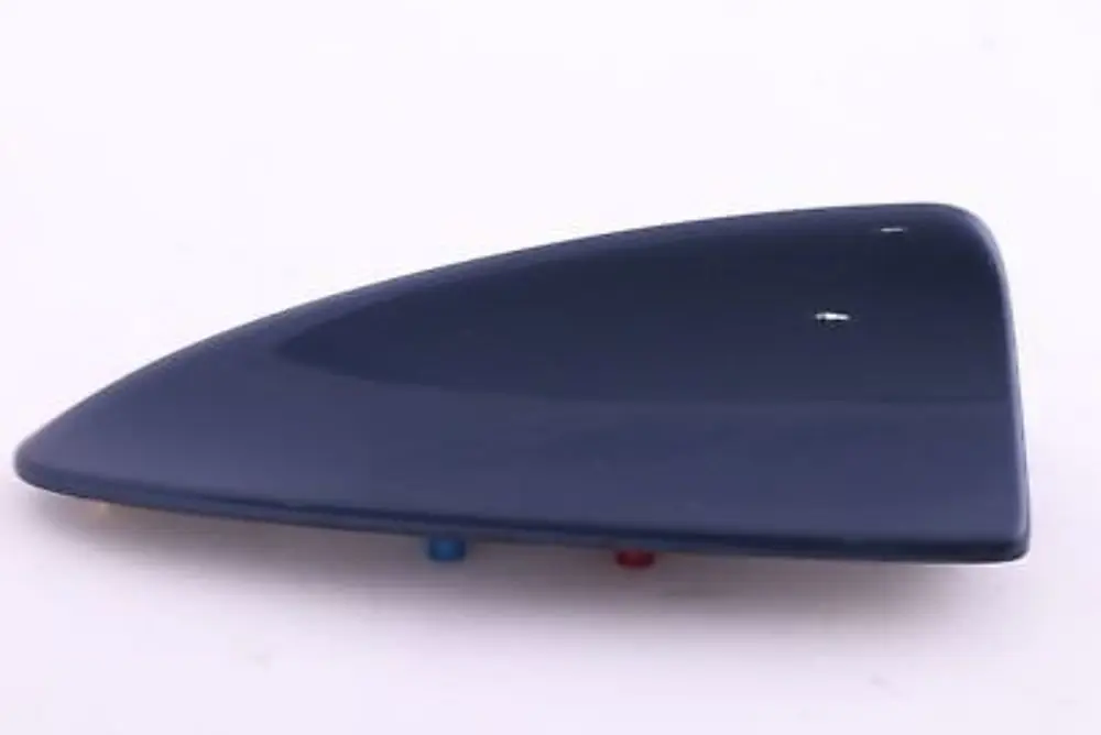 Alloggiamento vuoto per antenna a tetto Shark Mysticblau Blue per BMW E83 con numero di parte 2147433 BMW E83 Alloggiamento vuoto per antenna a tetto Shark Mysticblau Blue - SKU 2147433-MYS - Numero di parte 2147433