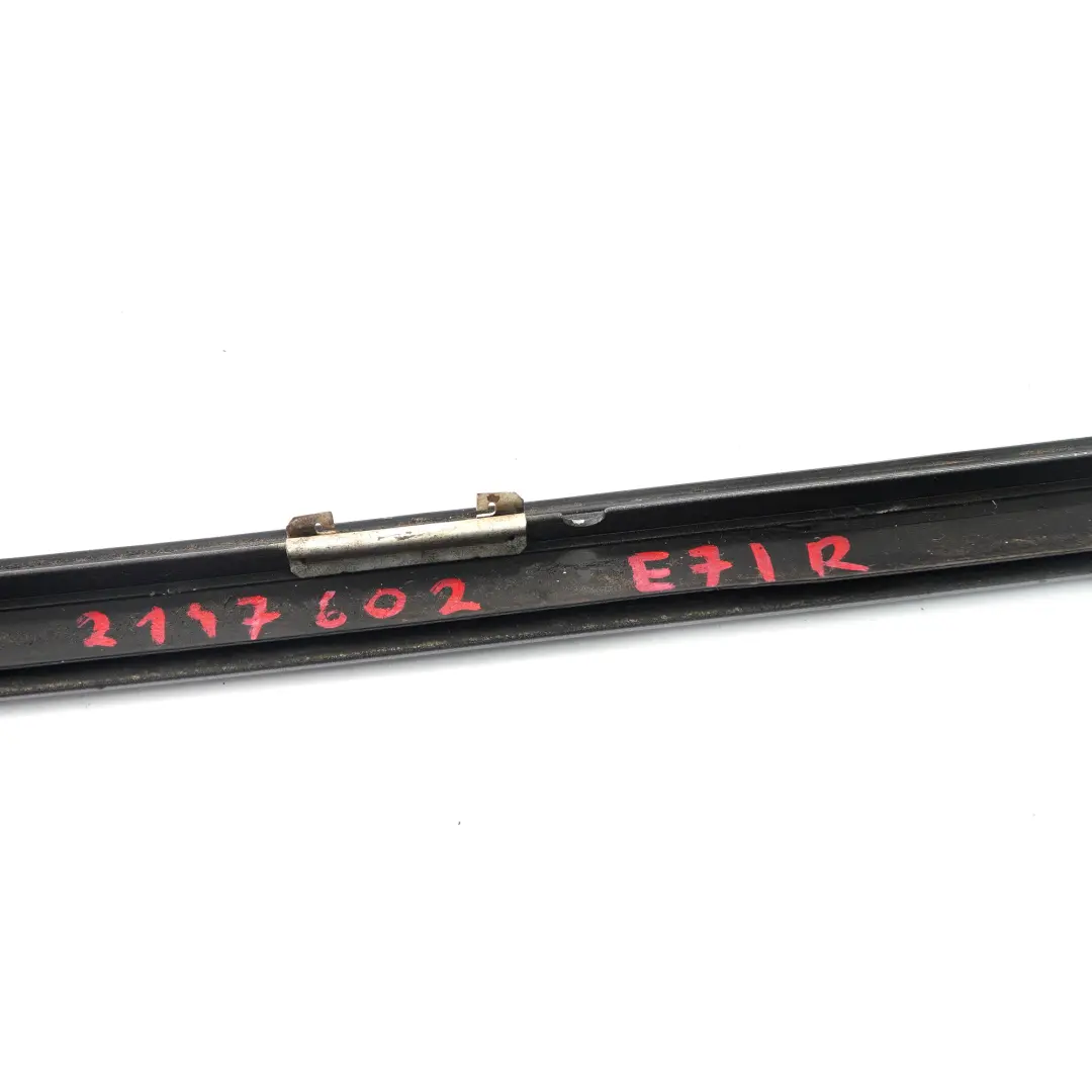 Glazing BMW E71 E72 Moulure de protection de pare-brise droite pour à propos du numéro de pièce 2147602 Glazing BMW E71 E72 Moulure de protection de pare-brise droite - SKU 2147602 - Numéro de pièce 2147602