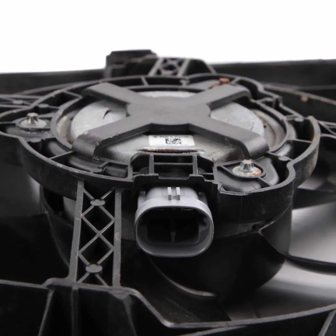 Moteur Refroidissement Ventilateur Chemise pour Renault Trafic 3 Vivaro B 1.6 DCI à propos du numéro de pièce 214818795R Renault Trafic 3 Vivaro B 1.6 DCI Moteur Refroidissement Ventilateur Chemise - SKU 214818795R - Numéro de pièce 214818795R