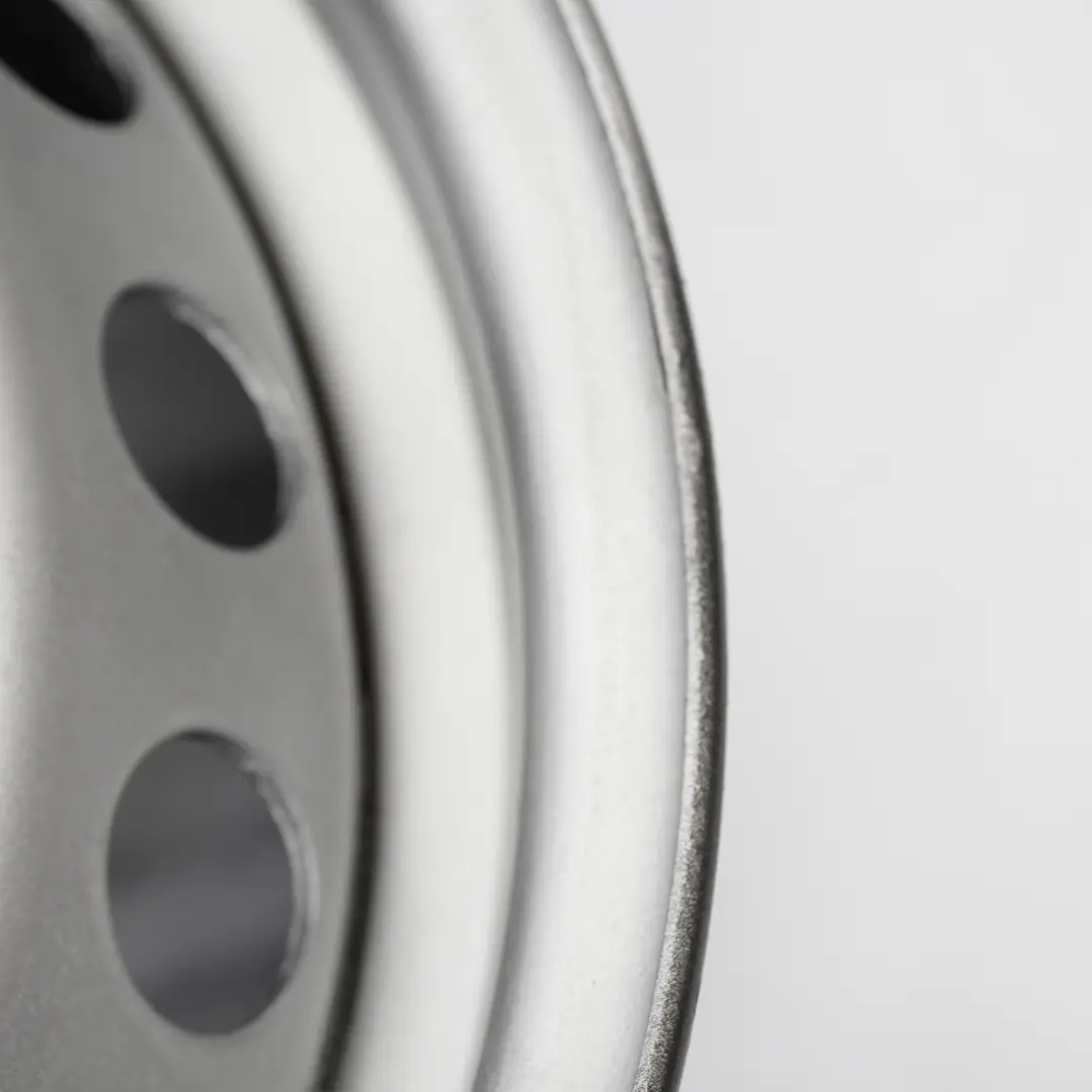 Cerchio in acciaio 15" 6,5J ET:60 per Ford Transit Custom Silver con numero di parte 2150841 Ford Transit Custom Silver Cerchio in acciaio 15" 6,5J ET:60 - SKU 2150841 - Numero di parte 2150841