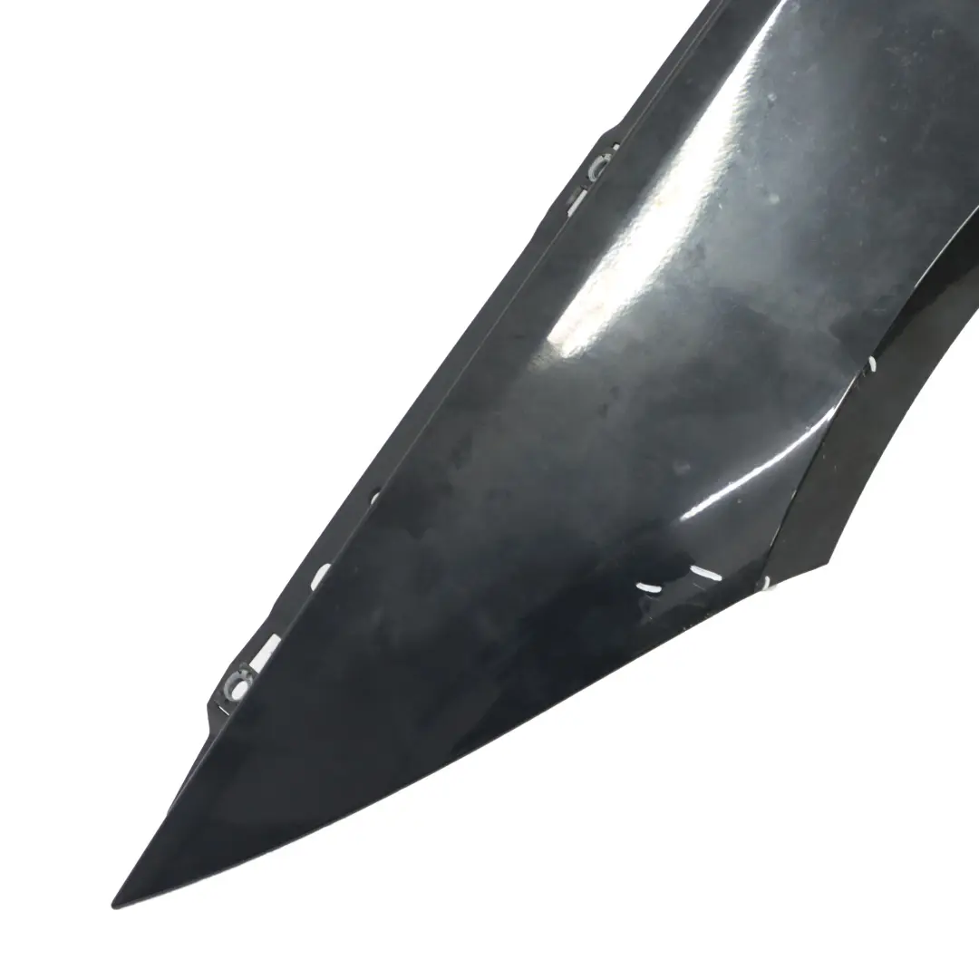 Pannello Laterale Parafango Anteriore Sinistro Nero Zaffiro - 475 per BMW E92 con numero di parte 2155919 BMW E92 Pannello Laterale Parafango Anteriore Sinistro Nero Zaffiro - 475 - SKU 2155919-BS7 - Numero di parte 2155919