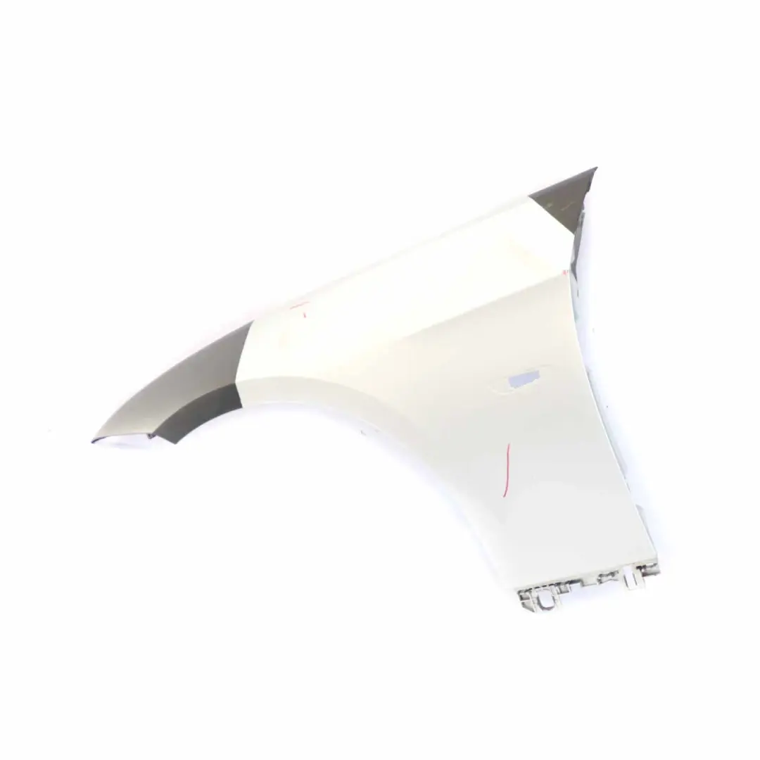 Pannello Laterale Parafango Anteriore Sinistra Titansilber Argento - 354 per BMW E92 con numero di parte 2155919 BMW E92 Pannello Laterale Parafango Anteriore Sinistra Titansilber Argento - 354 - SKU 2155919-TS7 - Numero di parte 2155919