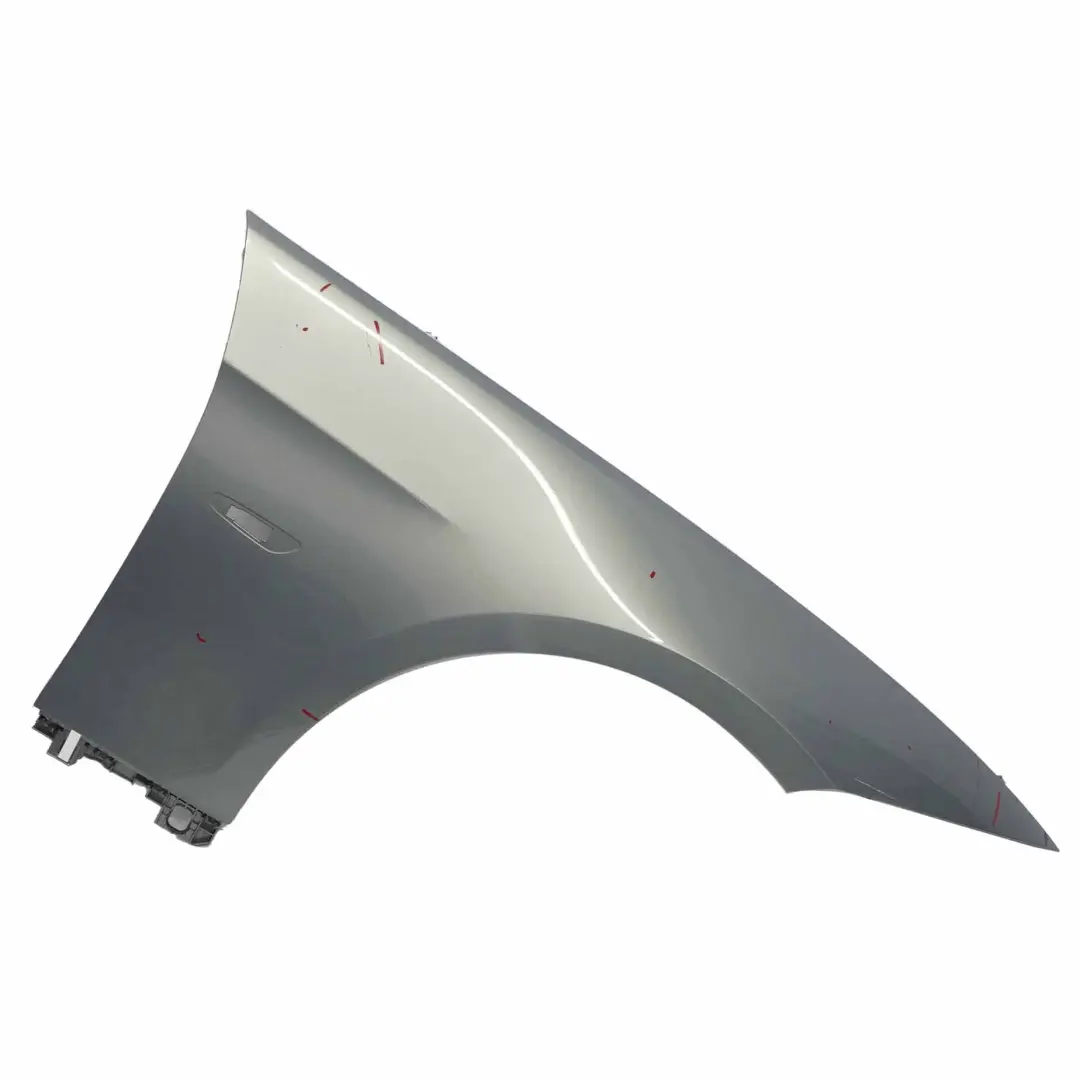 Błotnik Prawy Arktis Metallic - A34 do BMW E92 E93 o numerze 2155922 BMW E92 E93 Błotnik Prawy Arktis Metallic - A34 - SKU 2155922-AM1 - Numer Części 2155922