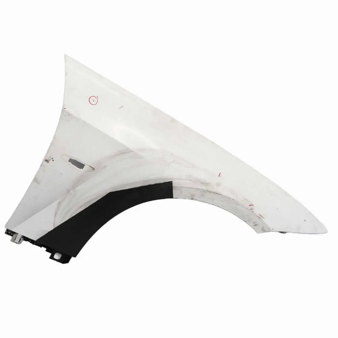 Parafango Anteriore Pannello Destro Alpinweiss Bianco - 300 per BMW E92 con numero di parte 2155922 BMW E92 Parafango Anteriore Pannello Destro Alpinweiss Bianco - 300 - SKU 2155922-AW - Numero di parte 2155922