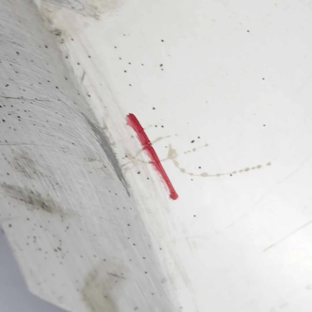 Parafango Anteriore Pannello Destro Alpinweiss Bianco - 300 per BMW E92 con numero di parte 2155922 BMW E92 Parafango Anteriore Pannello Destro Alpinweiss Bianco - 300 - SKU 2155922-AW - Numero di parte 2155922