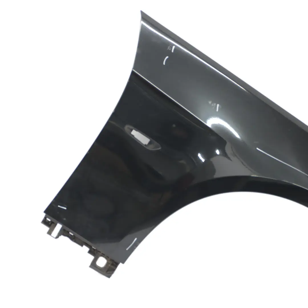 Błotnik Przedni Prawy Black Sapphire Czarny Metalik - 475 do BMW E92 o numerze 2155922 BMW E92 Błotnik Przedni Prawy Black Sapphire Czarny Metalik - 475 - SKU 2155922-BS6 - Numer Części 2155922