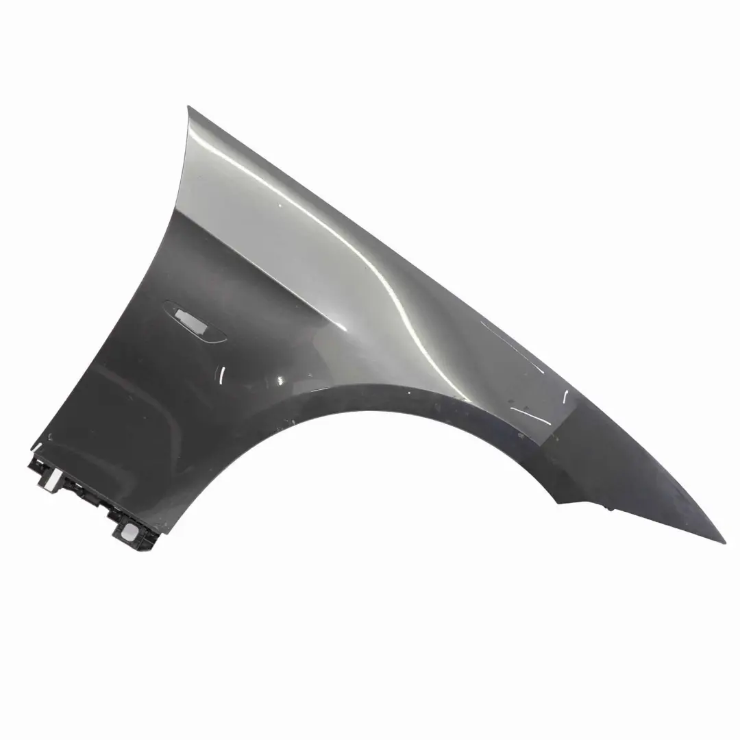 Panel Lateral Guardabarros Delantero Derecho Spacegrau Metallic - A52 para BMW E92 con número de pieza 2155922 BMW E92 Panel Lateral Guardabarros Delantero Derecho Spacegrau Metallic - A52 - SKU 2155922-SCG2 - Número de pieza 2155922