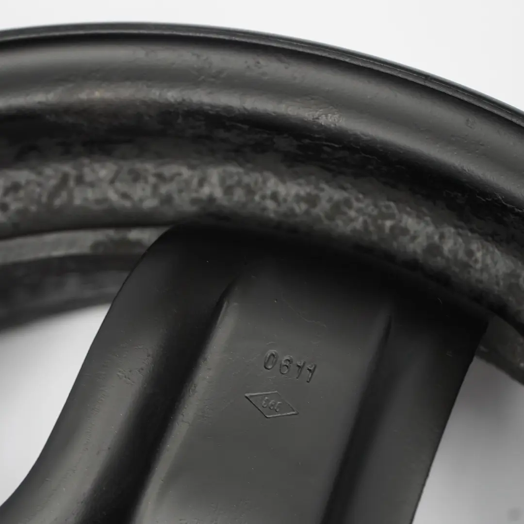 Schwarz Stahlfelge 16" ET:47 6,5J 5x114,3 für Renault Scenic 3 III mit Teilenummer 2160720 Renault Scenic 3 III Schwarz Stahlfelge 16" ET:47 6,5J 5x114,3 - SKU 2160720 - Teilenummer 2160720