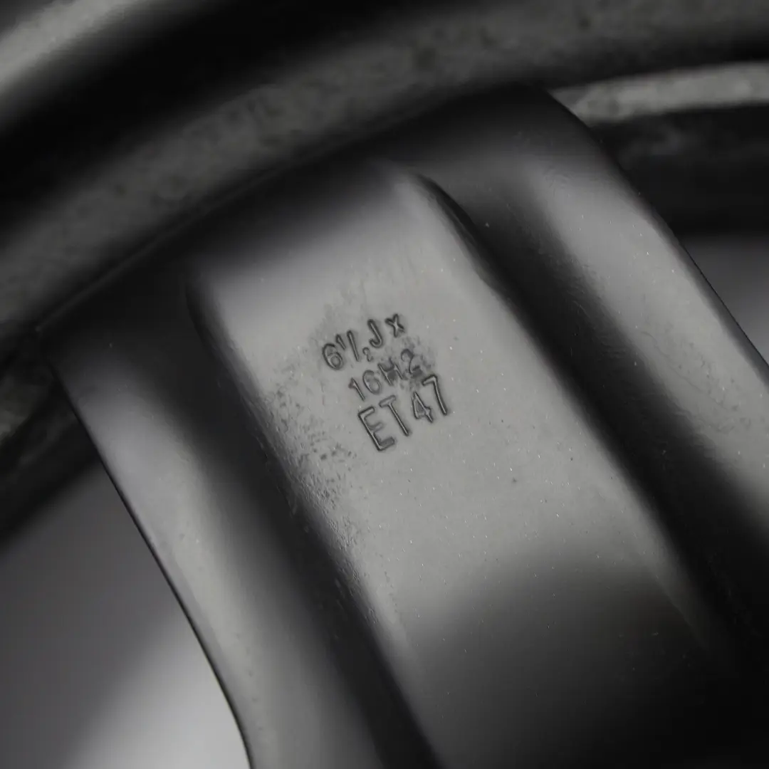 Schwarz Stahlfelge 16" ET:47 6,5J 5x114,3 für Renault Scenic 3 III mit Teilenummer 2160720 Renault Scenic 3 III Schwarz Stahlfelge 16" ET:47 6,5J 5x114,3 - SKU 2160720 - Teilenummer 2160720