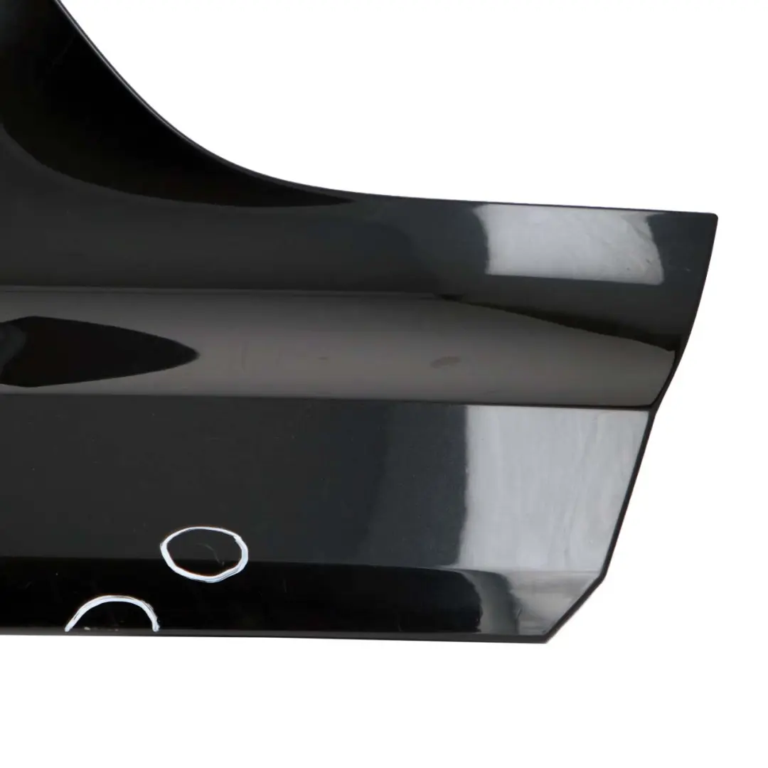 Coperchio Bagagliaio Portellone Posteriore Finitura Nero Zaffiro - 475 per BMW F07 con numero di parte 2166088 BMW F07 Coperchio Bagagliaio Portellone Posteriore Finitura Nero Zaffiro - 475 - SKU 2166088-BS - Numero di parte 2166088