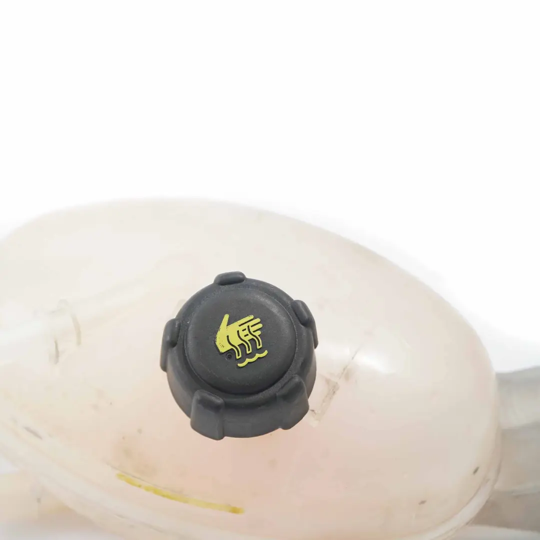 Réservoir d'expansion Renault Trafic Vivaro Bouteille refroidissement pour à propos du numéro de pièce 217100015R Réservoir d'expansion Renault Trafic Vivaro Bouteille refroidissement - SKU 217100015R - Numéro de pièce 217100015R