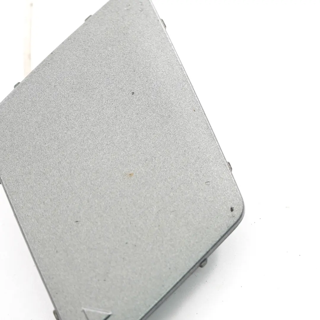 Paraurti anteriore Triming Lug Cover Grigio Spazio Metallico A52 per BMW F10 F11 con numero di parte 2182402 BMW F10 F11 Paraurti anteriore Triming Lug Cover Grigio Spazio Metallico A52 - SKU 2182402-SCG1 - Numero di parte 2182402