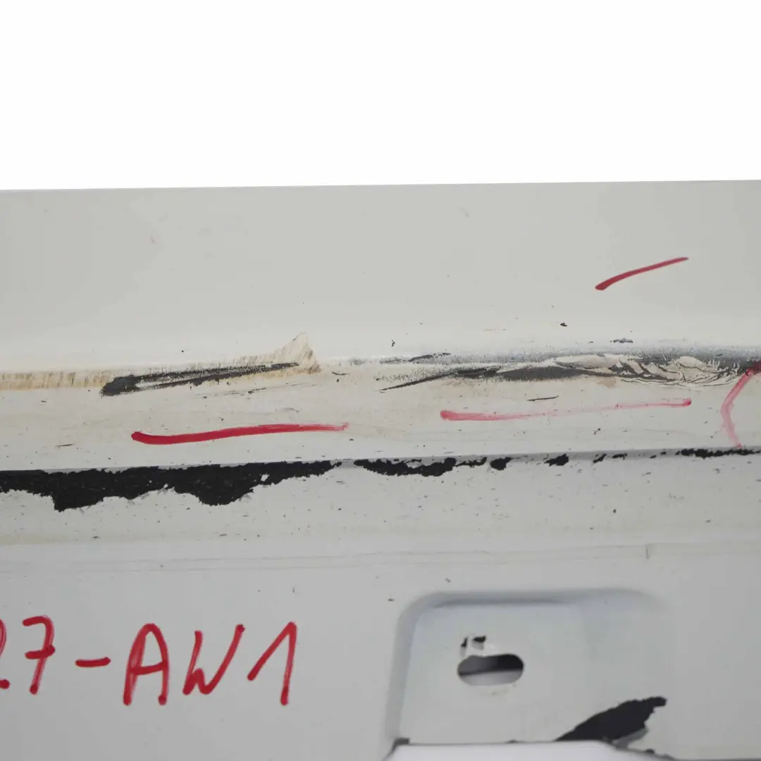 Próg Nakładka Lewa Alpinweiss 3 - 300 do BMW F10 F11 o numerze 2209827 BMW F10 F11 Próg Nakładka Lewa Alpinweiss 3 - 300 - SKU 2209827-AW1 - Numer Części 2209827