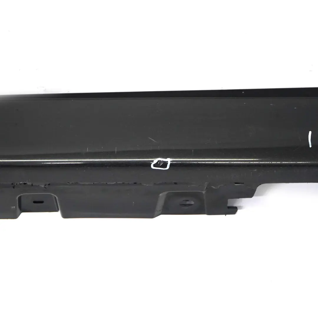 BMW F10 Faldón Lateral Derecho Panel Cubre umbral Negro Zafiro Metálico - 475 - SKU 2209828-BS1 - Número de pieza 2209828