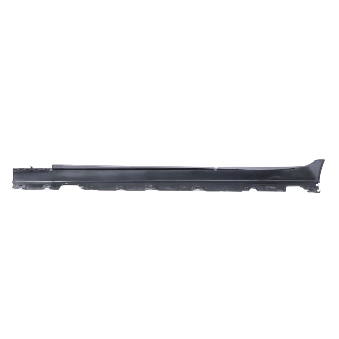 Gonna laterale destra Pannello di copertura brancardo Nero Zaffiro - 475 per BMW F10 con numero di parte 2209828 BMW F10 Gonna laterale destra Pannello di copertura brancardo Nero Zaffiro - 475 - SKU 2209828-BS2 - Numero di parte 2209828