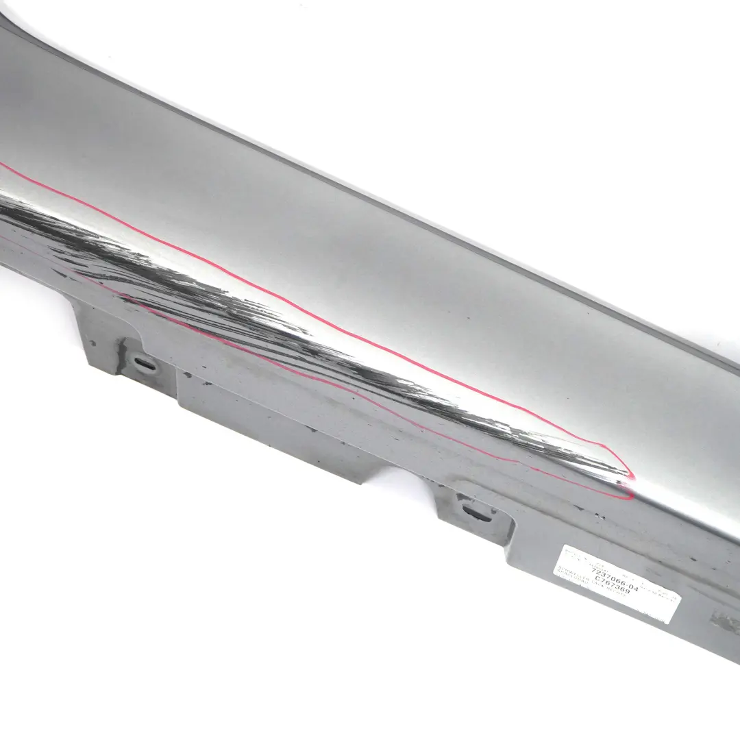 Faldón Lateral Panel de la Cubierta Derecha Spacegrau Gris - A52 para BMW F10 F11 con número de pieza 2209828 BMW F10 F11 Faldón Lateral Panel de la Cubierta Derecha Spacegrau Gris - A52 - SKU 2209828-SCG1 - Número de pieza 2209828