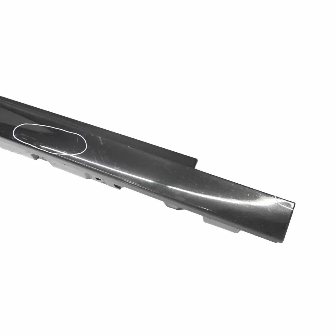 BMW F10 F11 Gonna Laterale Pannello di Copertura Destra Schwarz 2 - 668 - SKU 2209828-SCH1 - Numero di parte 2209828