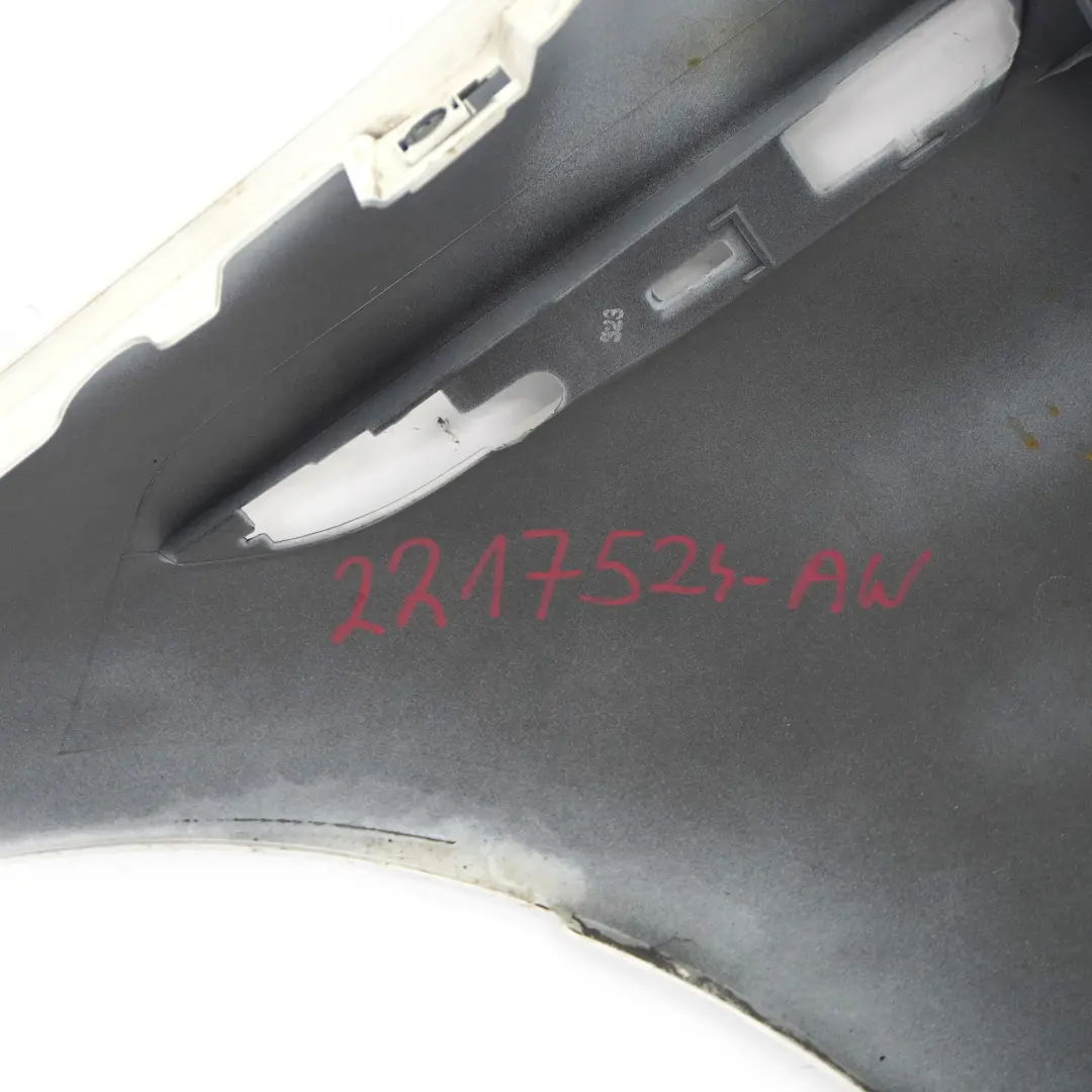 Kotflügel vorne rechts Seitenverkleidung Alpinweiss 3 - 300 für BMW F12 F13 mit Teilenummer 2217524 BMW F12 F13 Kotflügel vorne rechts Seitenverkleidung Alpinweiss 3 - 300 - SKU 2217524-AW - Teilenummer 2217524