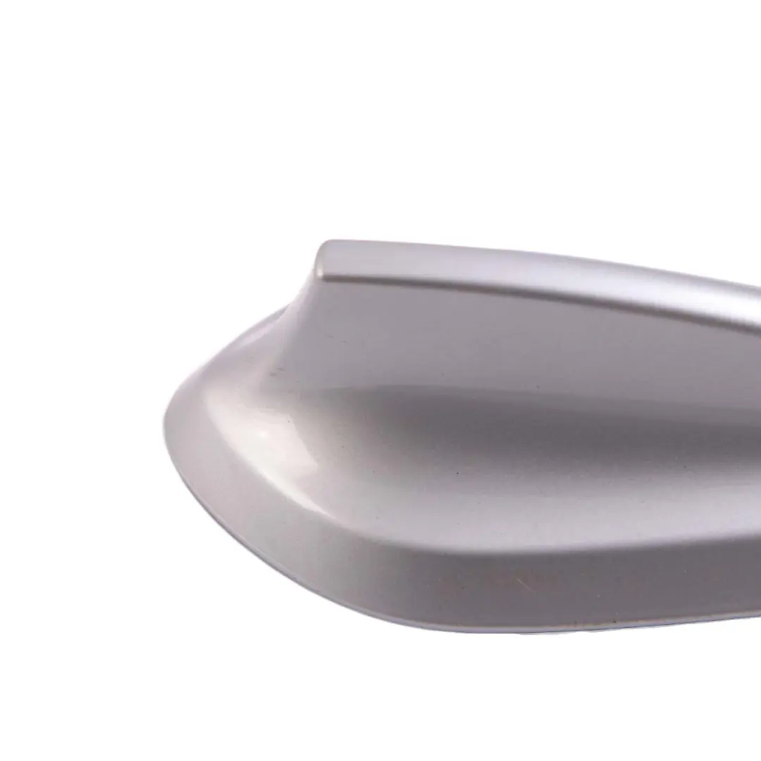 Alloggiamento Vuoto Antenna Da Tetto Glacier Silber Silver A83 per BMW F20 F21 F31 con numero di parte 2218150 BMW F20 F21 F31 Alloggiamento Vuoto Antenna Da Tetto Glacier Silber Silver A83 - SKU 2218150-GSB1 - Numero di parte 2218150