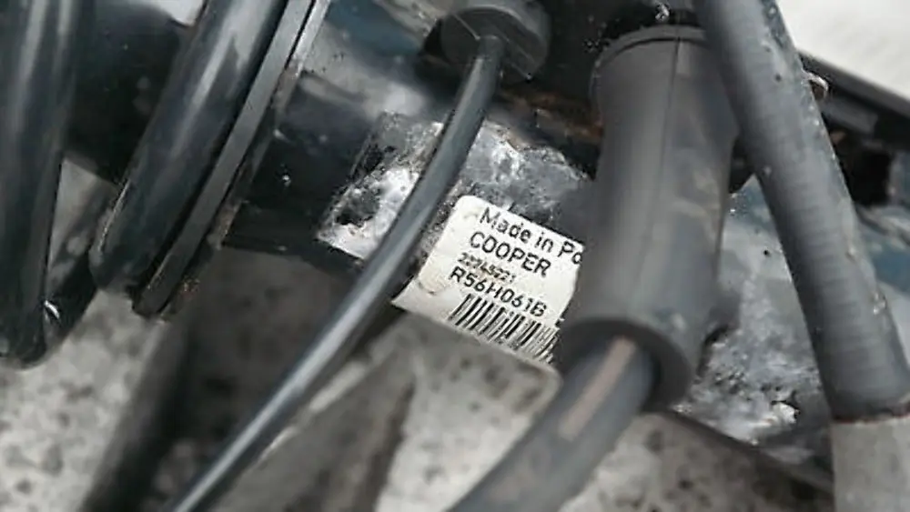 Mini Cooper R56 Zwrotnica amortyzator lewy tył - SKU 22245221 - Numer Części 22245221