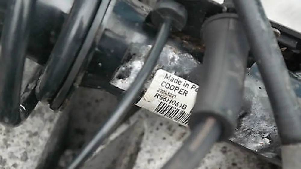 Mini Cooper R56 Zwrotnica amortyzator lewy tył - SKU 22245221 - Numer Części 22245221