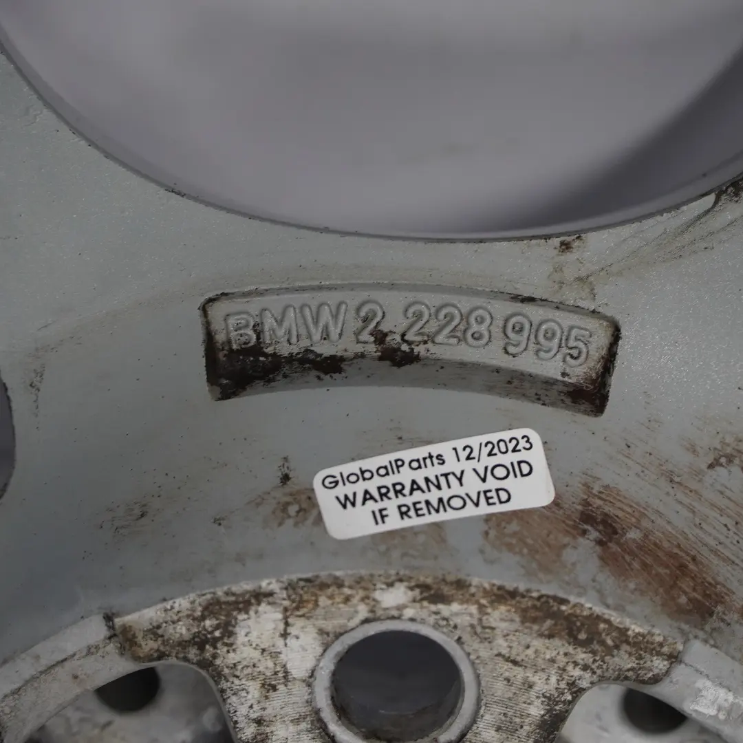 Jante en alliage argenté 17" 8J ET:20 M Parallel Spoke 66 pour BMW E39 à propos du numéro de pièce 2228995 BMW E39 Jante en alliage argenté 17" 8J ET:20 M Parallel Spoke 66 - SKU 2228995-1 - Numéro de pièce 2228995