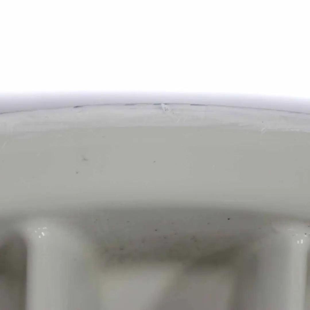 Cerchio in lega anteriore bianco a raggi V 72 18" 8J ET:47 per BMW E46 con numero di parte 2229145 BMW E46 Cerchio in lega anteriore bianco a raggi V 72 18" 8J ET:47 - SKU 2229145-1 - Numero di parte 2229145