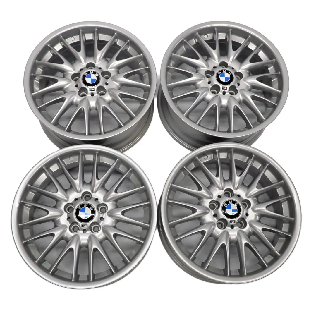 Silber Komplettes 4x Rad Alufelgen Alu Felge Felgen 18" V-Speiche 72 für BMW E46 mit Teilenummer 2229145/2229155 BMW E46 Silber Komplettes 4x Rad Alufelgen Alu Felge Felgen 18" V-Speiche 72 - SKU 2229145/2229155 - Teilenummer 2229145/2229155