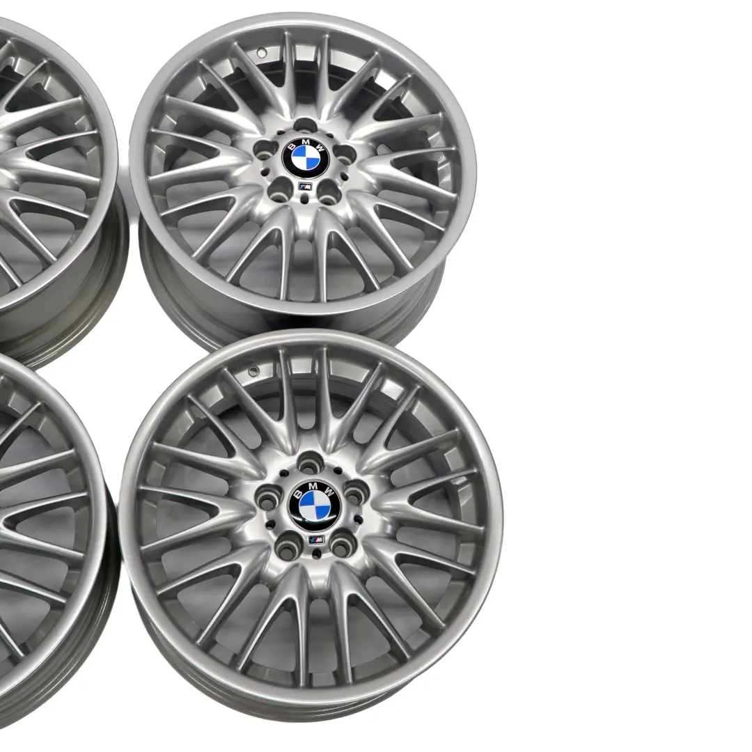 Silber Komplettes 4x Rad Alufelgen Alu Felge Felgen 18" V-Speiche 72 für BMW E46 mit Teilenummer 2229145/2229155 BMW E46 Silber Komplettes 4x Rad Alufelgen Alu Felge Felgen 18" V-Speiche 72 - SKU 2229145/2229155 - Teilenummer 2229145/2229155